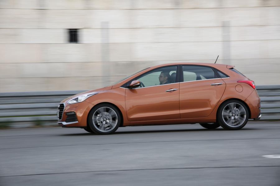  Hyundai i30 5-Door Turbo 2015 года  (фото 21 из 23)